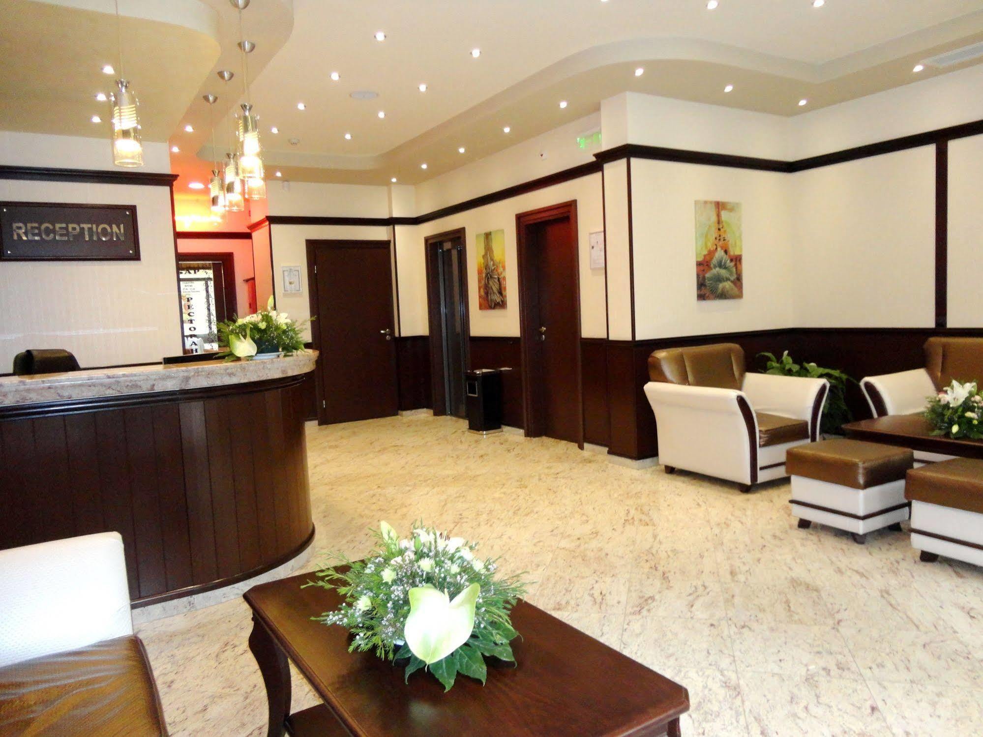 Hotel Favorit 3*