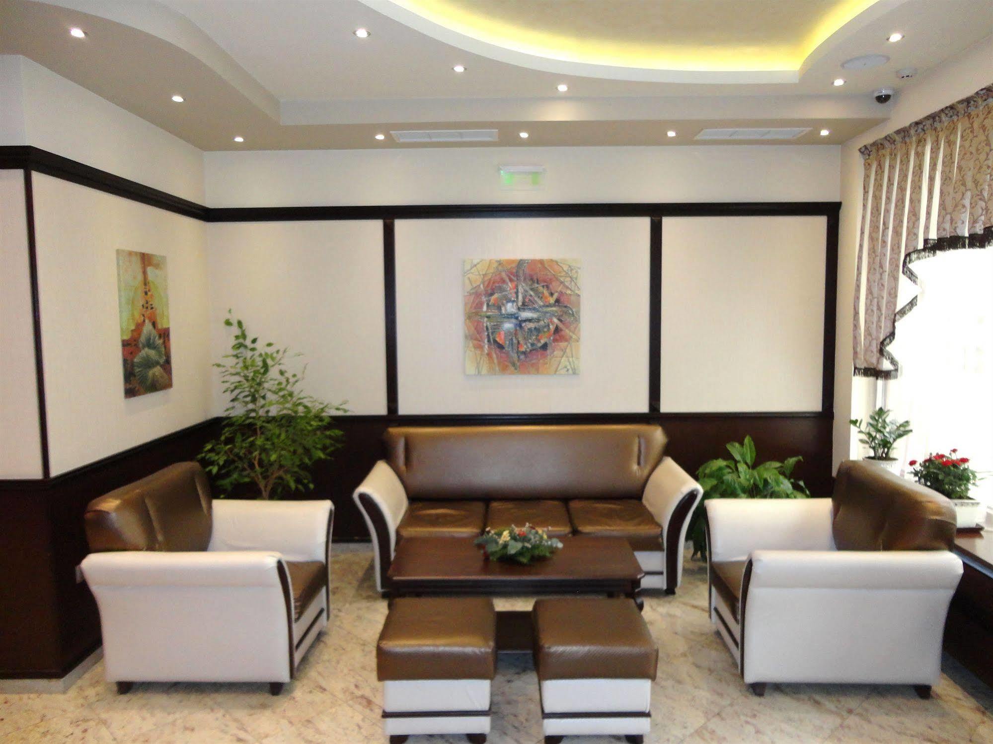 Favorit Hotel 3*