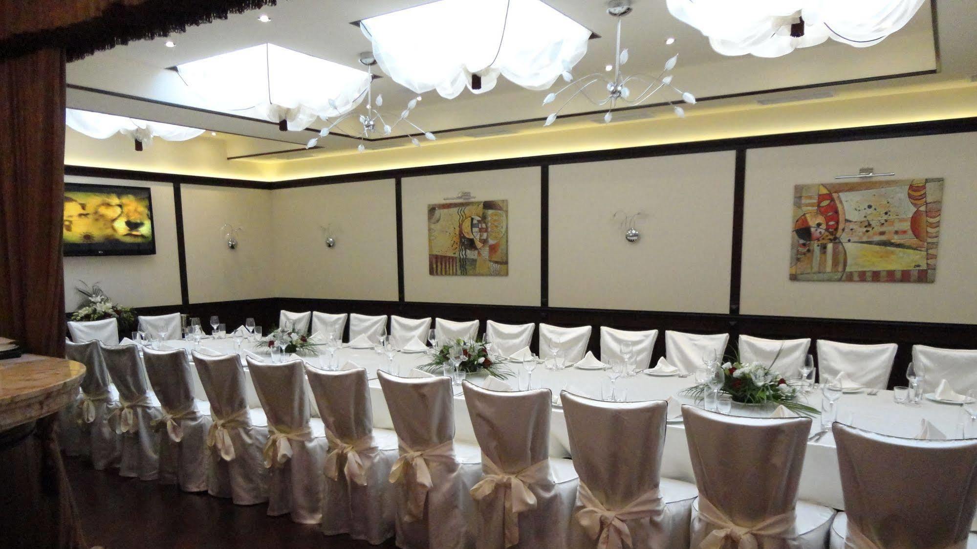 Favorit Hotel 3*