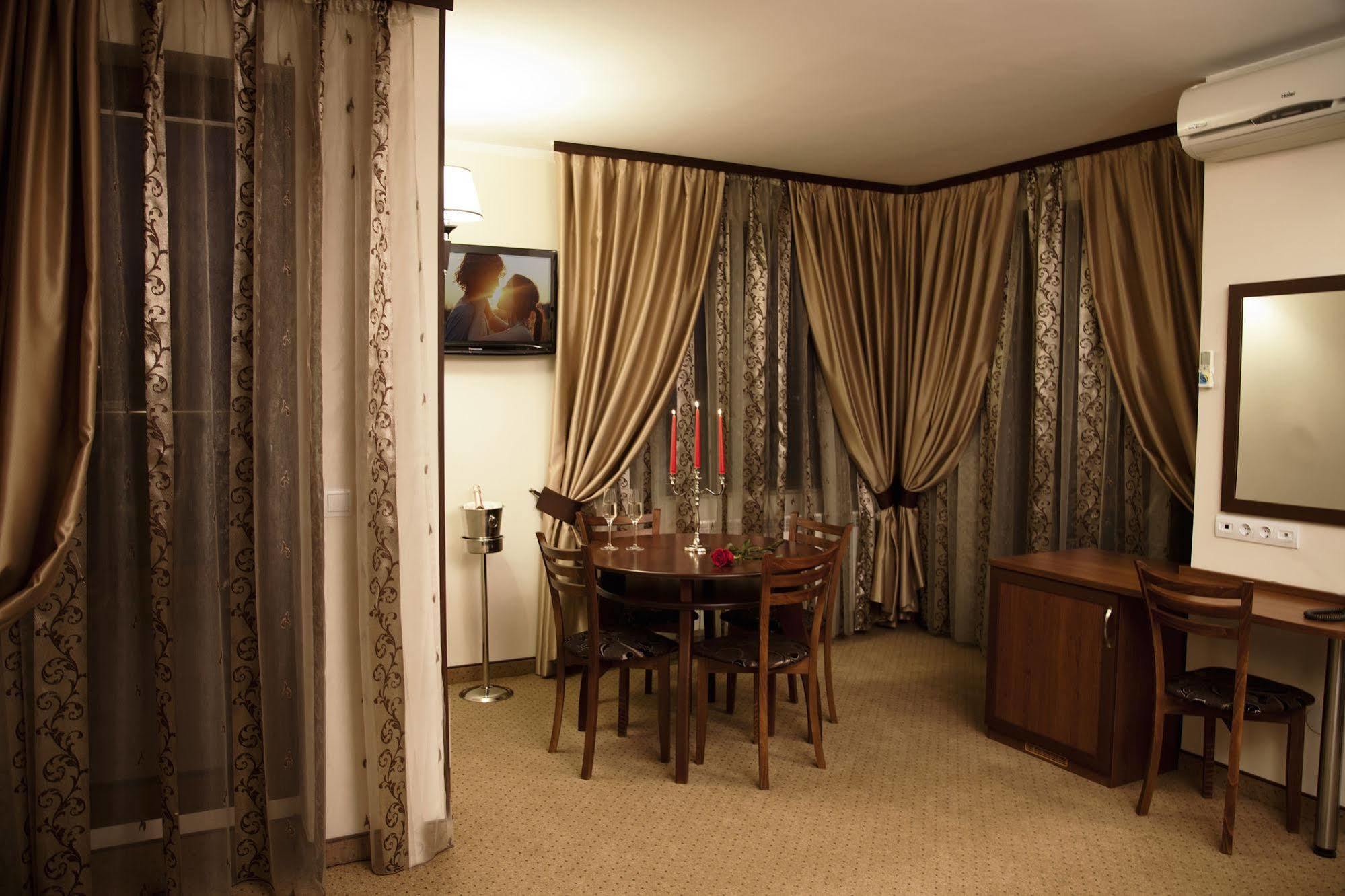Hotel Favorit 3*