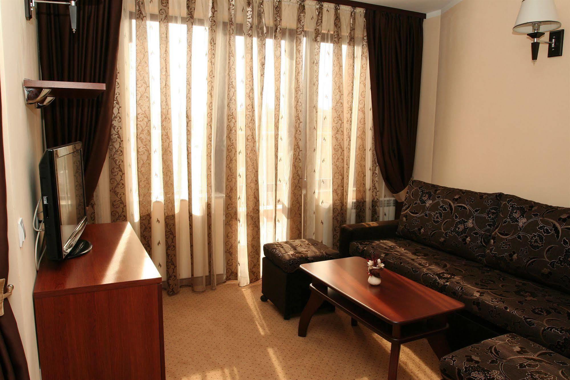 Hotel Favorit 3*