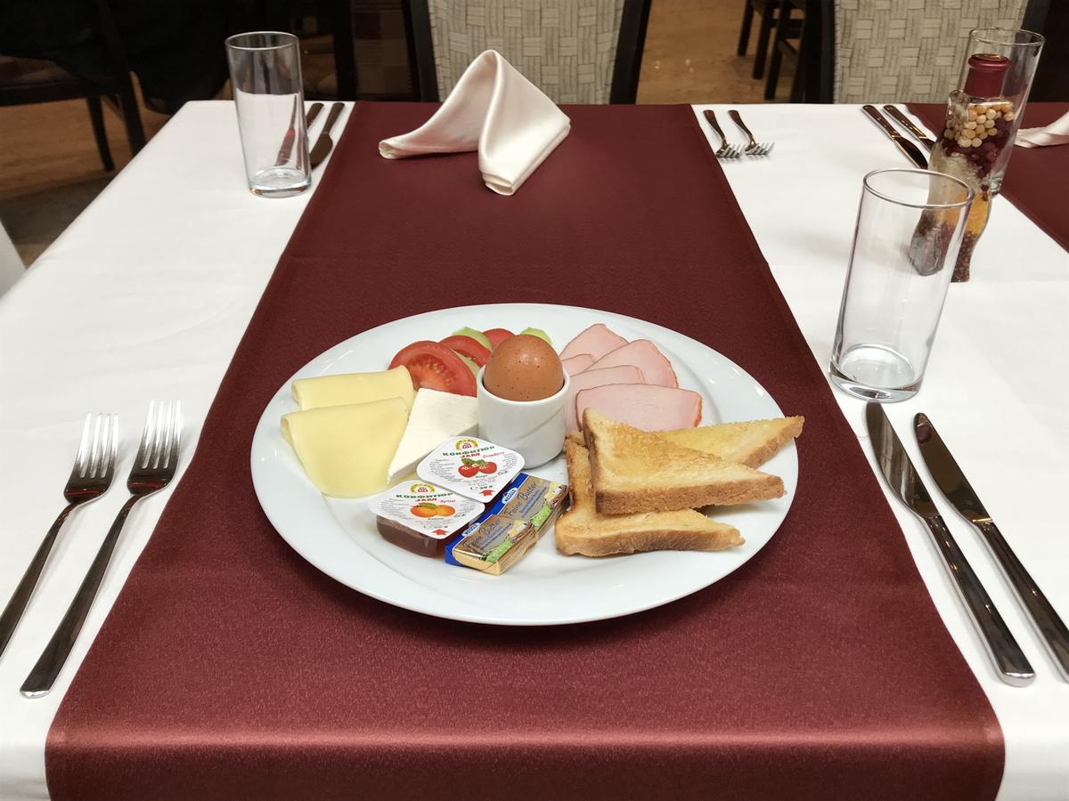 Favorit Hotel 3*